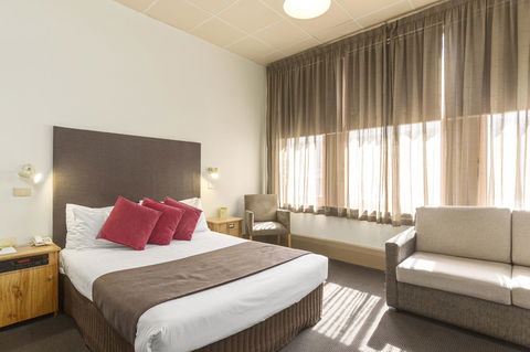 Adelaide Paringa - Accommodation Whitsundays 2
