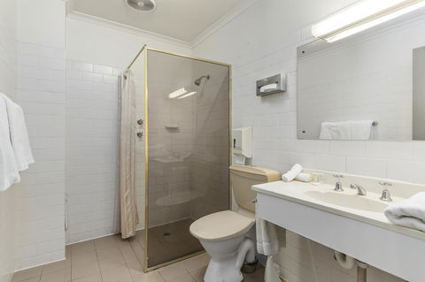 Adelaide Paringa - Accommodation Whitsundays 16