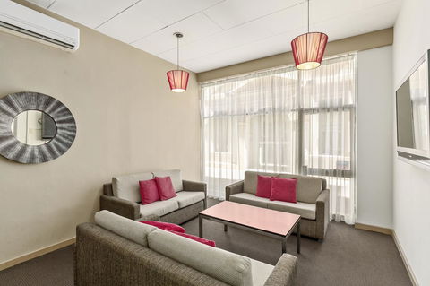 Adelaide Paringa - Accommodation Whitsundays 17