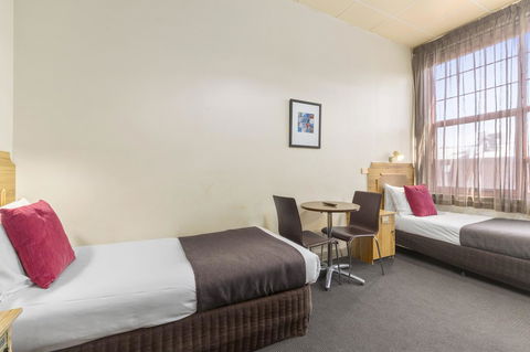 Adelaide Paringa - Accommodation Whitsundays 12