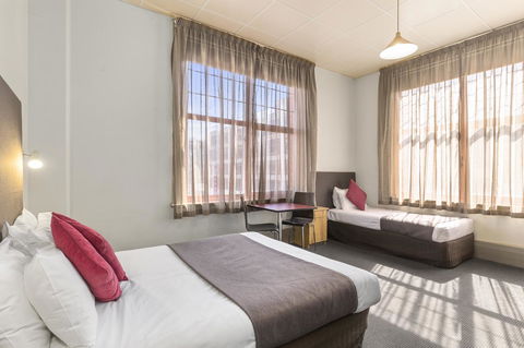 Adelaide Paringa - Accommodation Whitsundays 5