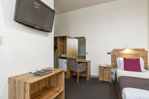 Adelaide Paringa - Accommodation Whitsundays 7