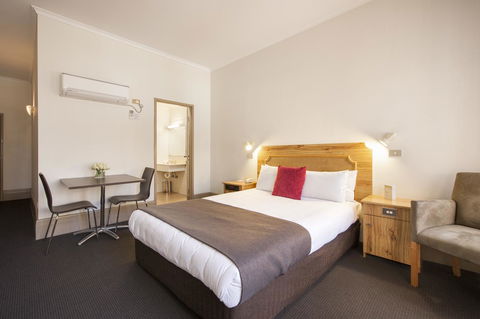 Adelaide Paringa - Accommodation Whitsundays 13