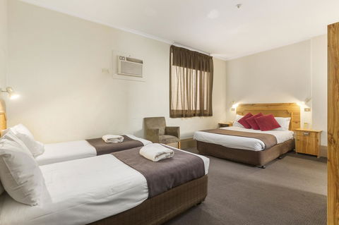 Adelaide Paringa - Accommodation Whitsundays 6