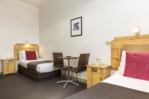 Adelaide Paringa - Accommodation Whitsundays 11