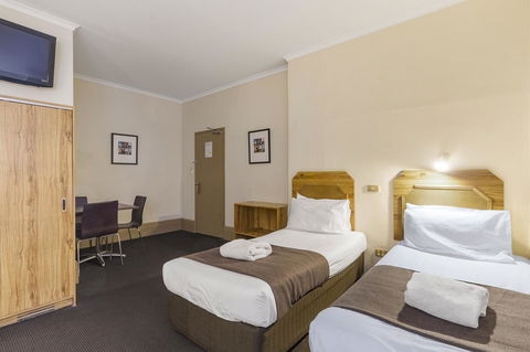 Adelaide Paringa - Accommodation Whitsundays 10
