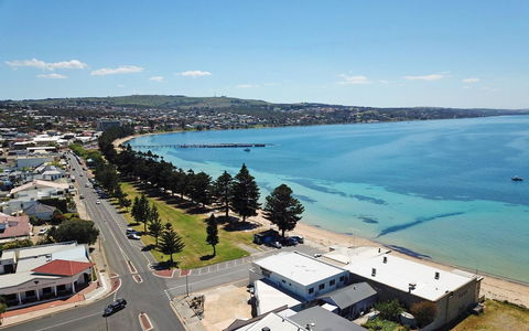 Tasman Beachside Apartment - Accommodation Whitsundays 1