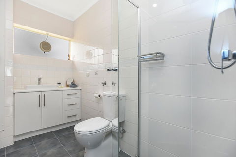The Dolphins Beachfront Apartments - Accommodation Whitsundays 15