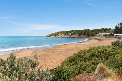 The Dolphins Beachfront Apartments - Accommodation Whitsundays 1