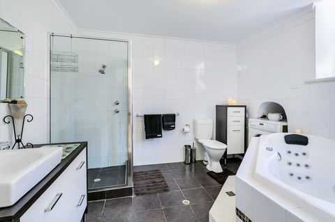 \'THE CHURCH\' Guest Home, Gawler Barossa Region - Accommodation Whitsundays 5