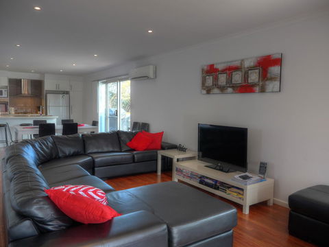 Home On Torrens - Accommodation Whitsundays 26