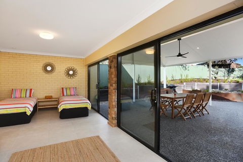 Port Of Call - Port Willunga - C21 SouthCoast Holidays - Accommodation Whitsundays 22