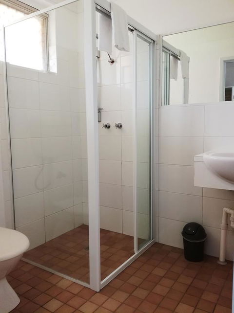 Arcadia Motel - Accommodation Whitsundays 10