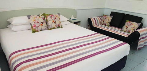 Arcadia Motel - Accommodation Whitsundays 0