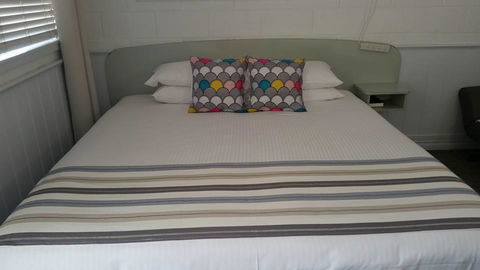 Arcadia Motel - Accommodation Whitsundays 2