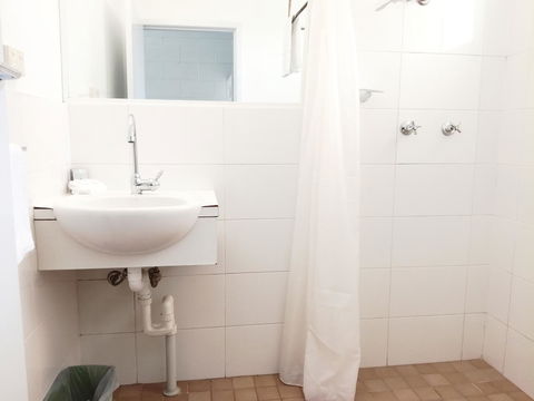 Arcadia Motel - Accommodation Whitsundays 13