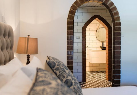 The Manor Basket Range - Accommodation Whitsundays 3