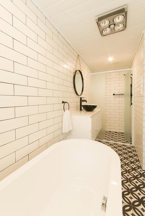 The Manor Basket Range - Accommodation Whitsundays 1