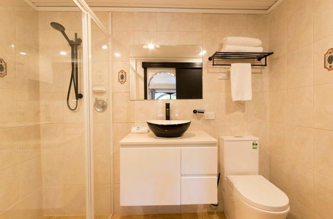 The Manor Basket Range - Accommodation Whitsundays 6