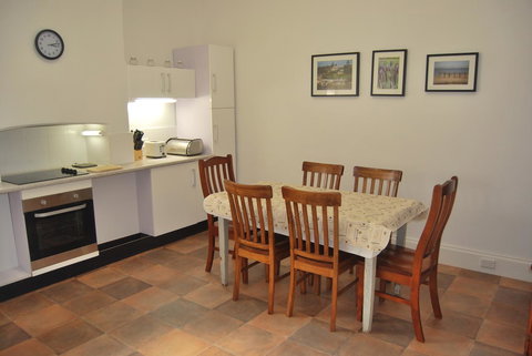Jacaranda Cottage - Accommodation Whitsundays 9