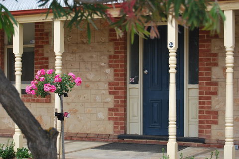 Jacaranda Cottage - Accommodation Whitsundays 0