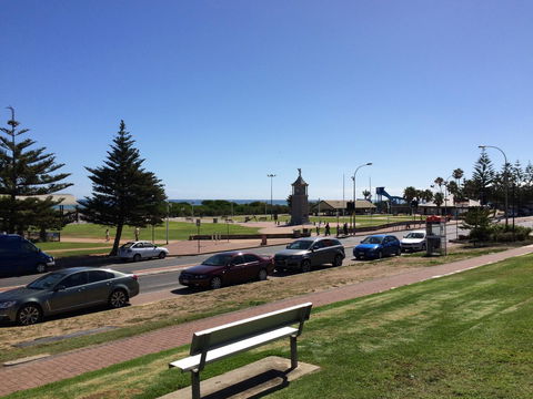 Adelaide - Semaphore Beach Front - Accommodation Whitsundays 24