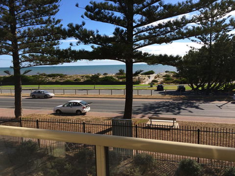 Adelaide - Semaphore Beach Front - Accommodation Whitsundays 23