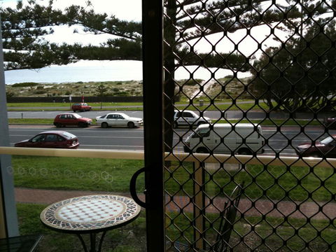 Adelaide - Semaphore Beach Front - Accommodation Whitsundays 9