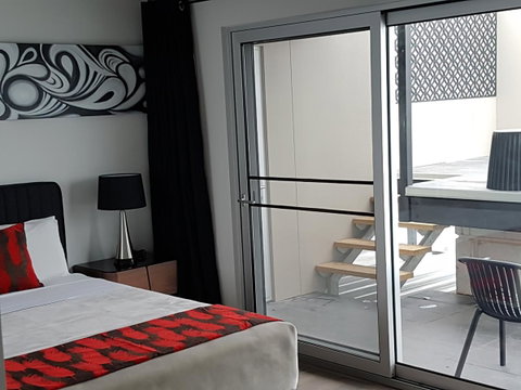 Semaphore Splash Apartments - Accommodation Whitsundays 9