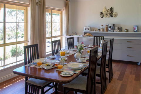 Angaston House - Accommodation Whitsundays 11