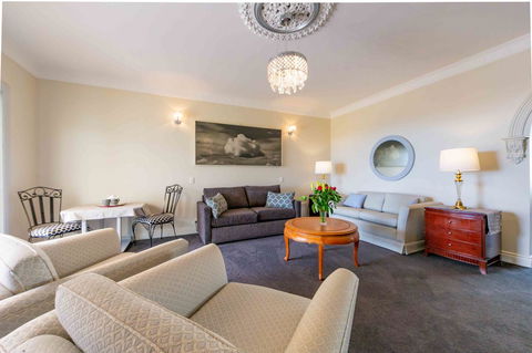 Angaston House - Accommodation Whitsundays 25