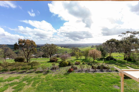 Angaston House - Accommodation Whitsundays 9