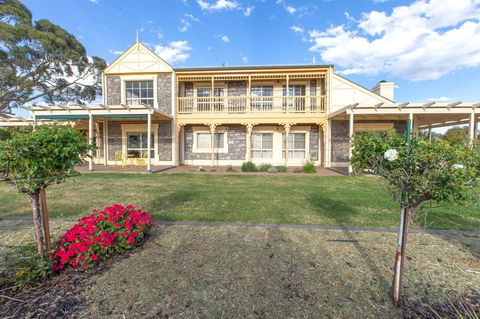 Angaston House - Accommodation Whitsundays 24