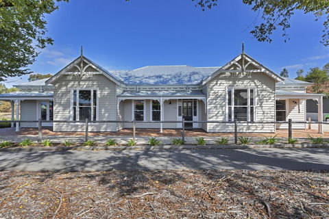 Grandview Accommodation - The Elm Tree Apartments - Accommodation Whitsundays 30