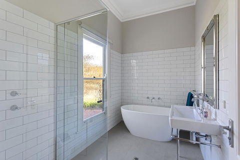 Grandview Accommodation - The Elm Tree Apartments - Accommodation Whitsundays 19