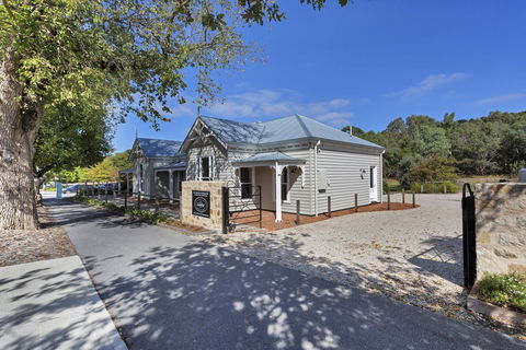 Grandview Accommodation - The Elm Tree Apartments - Accommodation Whitsundays 31