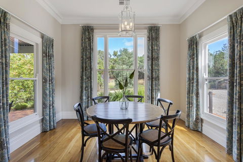 Grandview Accommodation - The Elm Tree Apartments - Accommodation Whitsundays 7