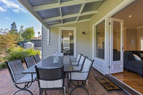 Grandview Accommodation - The Elm Tree Apartments - Accommodation Whitsundays 27