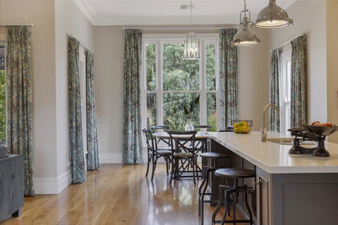 Grandview Accommodation - The Elm Tree Apartments - Accommodation Whitsundays 3