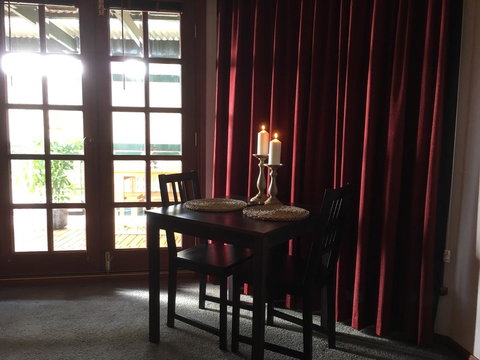 Wine And Roses Bed And Breakfast - Accommodation Whitsundays 33