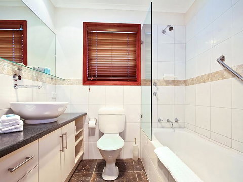 Wine And Roses Bed And Breakfast - Accommodation Whitsundays 1