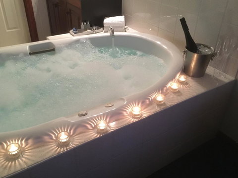 Wine And Roses Bed And Breakfast - Accommodation Whitsundays 24