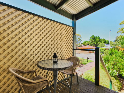 Wine And Roses Bed And Breakfast - Accommodation Whitsundays 12