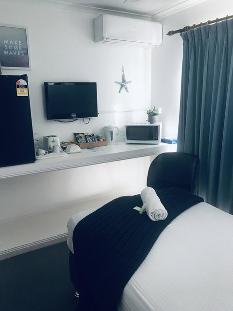 OCEAN BREEZE MOTEL - Accommodation Whitsundays 8