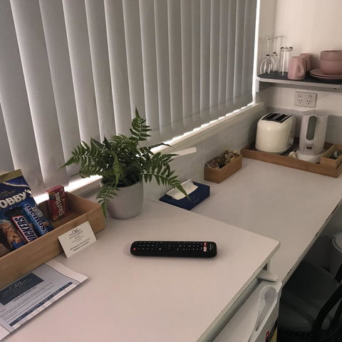 OCEAN BREEZE MOTEL - Accommodation Whitsundays 3