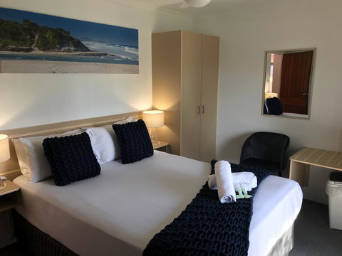 OCEAN BREEZE MOTEL - Accommodation Whitsundays 6