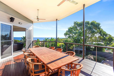 Lavina Luxury Beach House - Accommodation Whitsundays 0