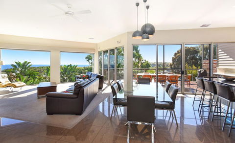 Lavina Luxury Beach House - Accommodation Whitsundays 1