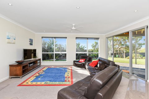 Lavina Luxury Beach House - Accommodation Whitsundays 11