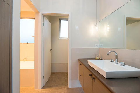 Lavina Luxury Beach House - Accommodation Whitsundays 27